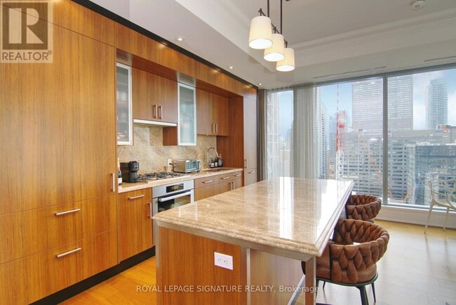 Photo - 55 Scollard St Unit 1905