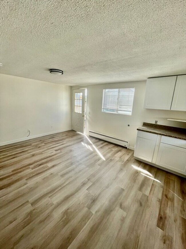 mcc1666* Unidad 1666B Rental Santa Maria, CA