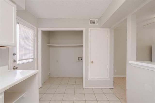 Photo - 2821 Wimbledon Ct