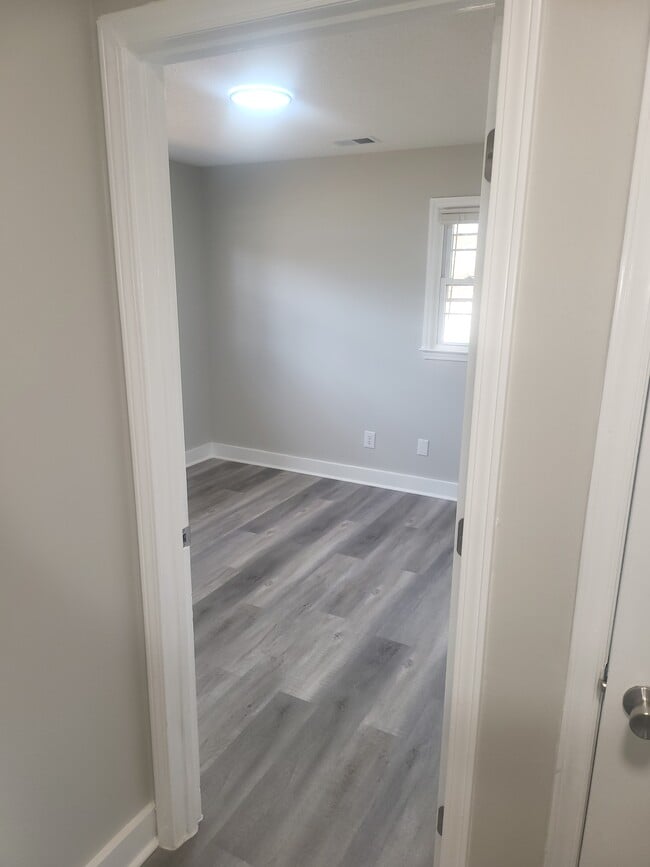 Photo - 530 N Main St