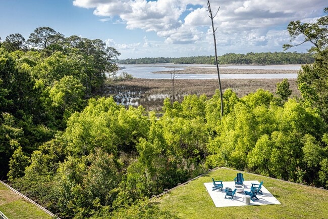 Building Photo - Beautiful 2-Bedroom Condo at The Inlet