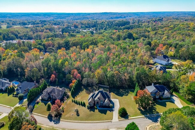 Photo - 940 Chateau Forest Rd