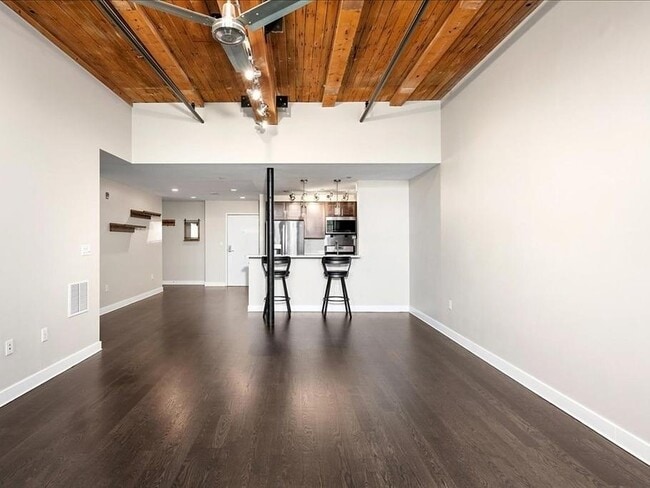 Photo - 130 John St
