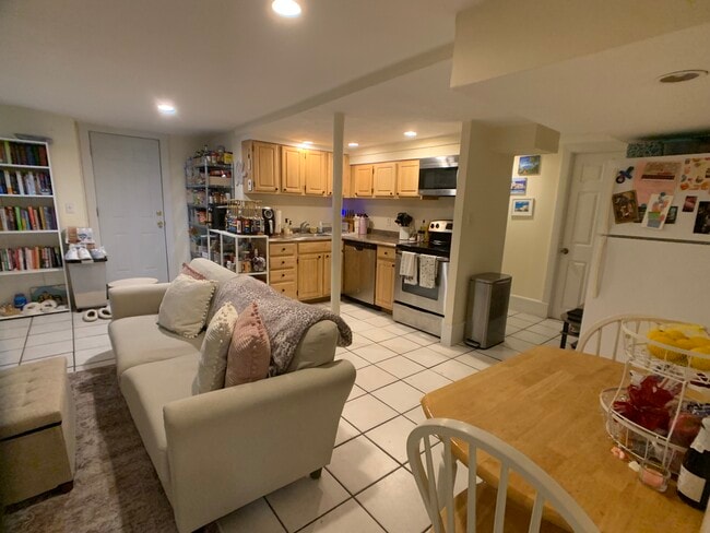 Photo - 136 Chiswick Rd Unidad B