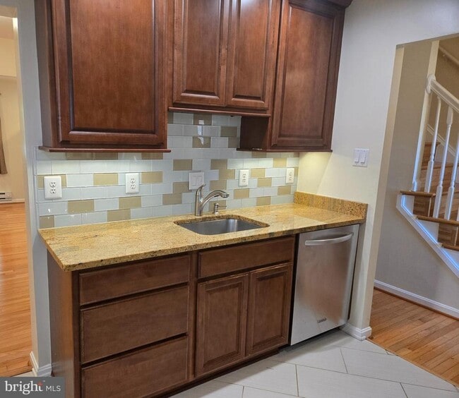 Photo - 319 Rock Spring Dr SW