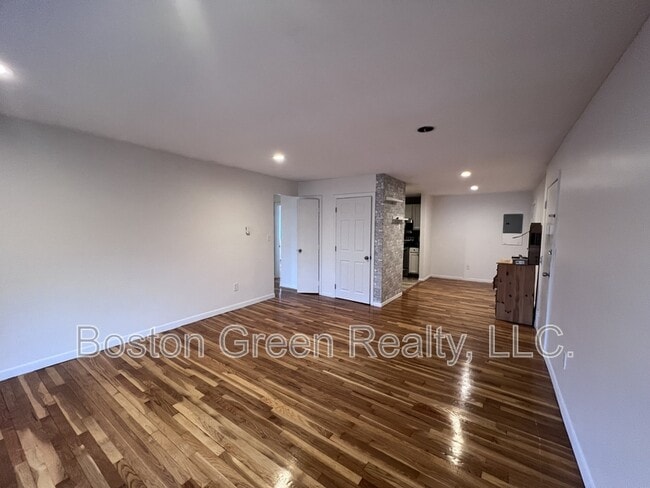 Photo - 50 Seymour St