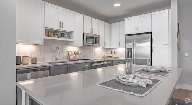 Building Photo - 6 Weeks Free + $500 GC—Lower Rates! Unit FT2 Rental