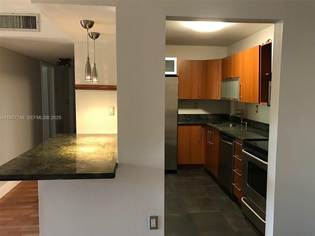 Photo - 10431 N Kendall Dr Unit D106