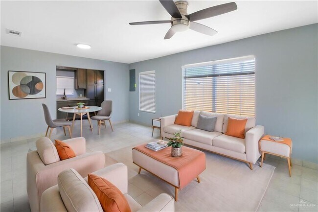 Photo - 13 E St