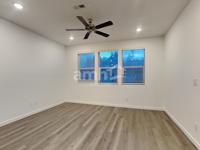 Photo - 5020 Washington St SE