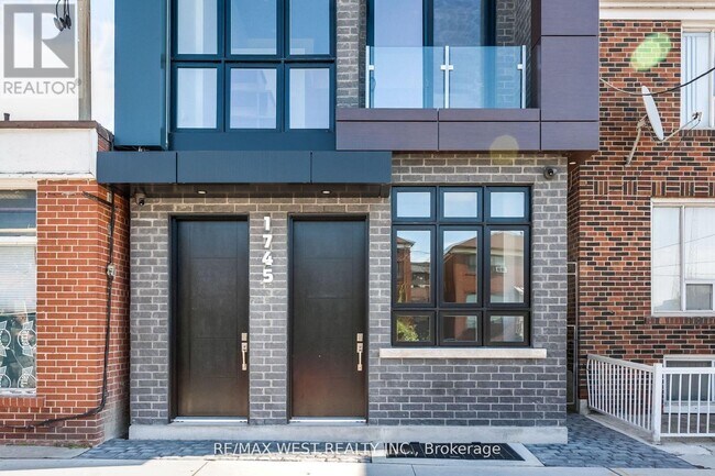 Photo - 1745 Keele St Unit 1