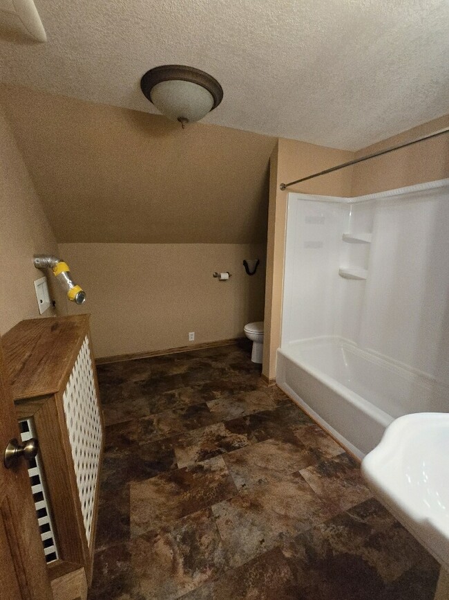 Photo - 422 W 17th Ave Unit 2