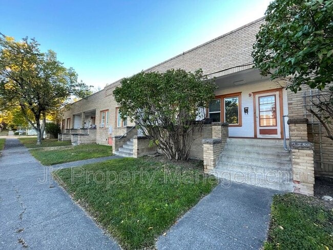 Building Photo - #09 17th Street S