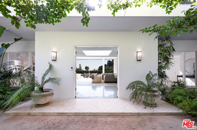 Photo - 1121 Loma Vista Dr