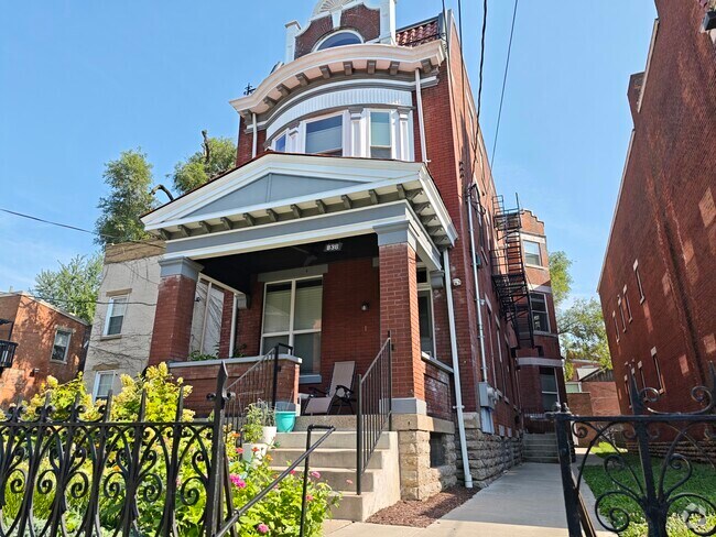 Building Photo - 836 York St Unit 3rd Fl Rental