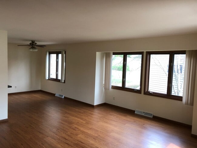 Photo - 19 Firestone Ct