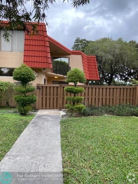 Building Photo - 8069 Severn Dr Rental
