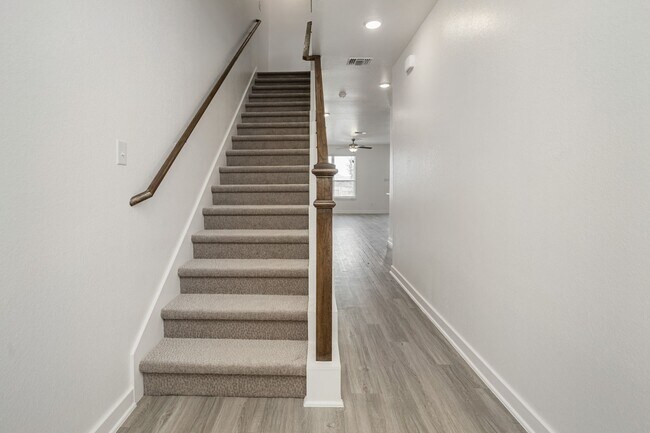 Photo - 8428 Adelaide Dr