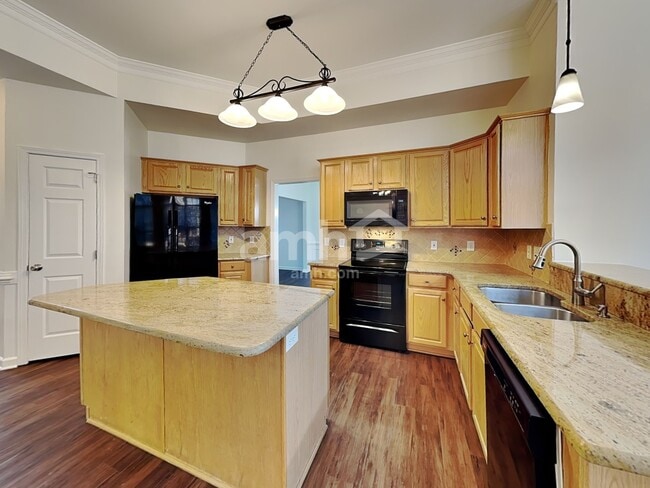 Photo - 406 Glencrest Dr