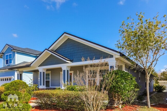 Photo - 3520 Hawthorn Way