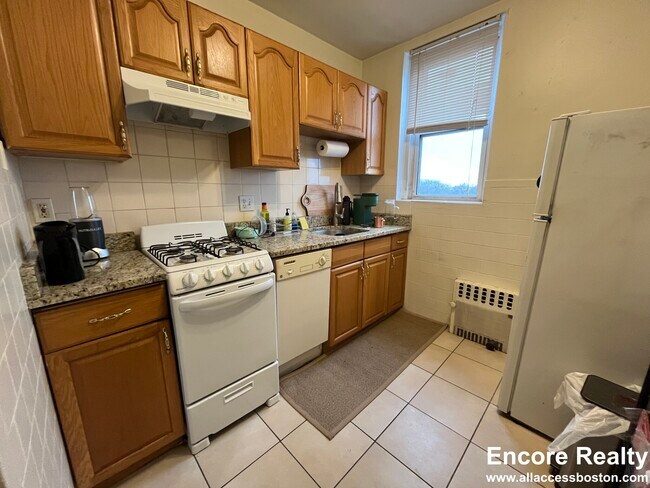 Photo - 126 Warren St Unidad 43