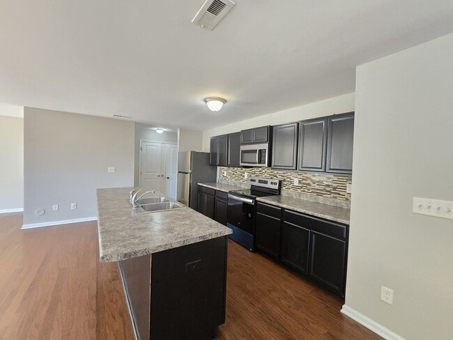 Photo - Beautiful Home Available for Rent in Charlotte, NC 28212