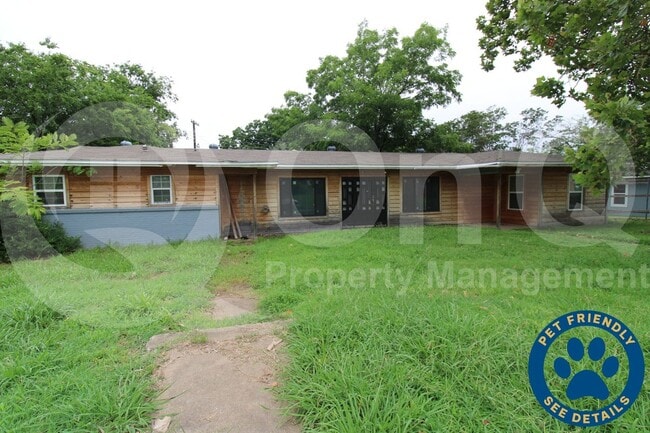 Building Photo - 17 MacArthur Dr Rental