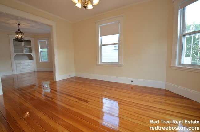 Photo - 39 Montfern Ave Unidad 3