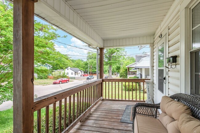 Photo - Charming 1 bed, 1 bath Unit Located in the... Unidad B