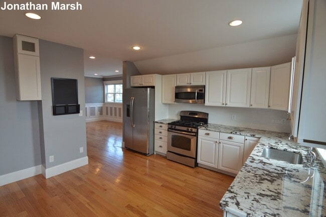 Photo - 97 Cushing Ave Unidad 3