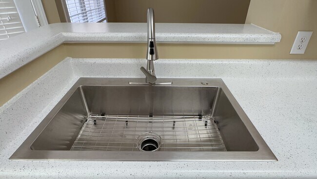 Kitchen - 432 Glencrest Pl Unit 432