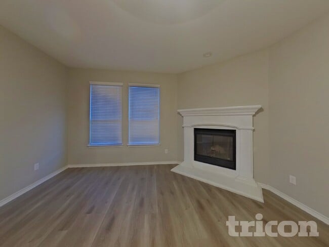 Photo - 701 Gold Hl Trl