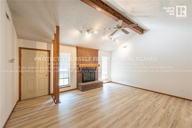 Photo - 424 E Malinda Dr