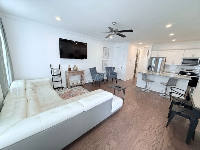Photo - 102 Farm View Dr