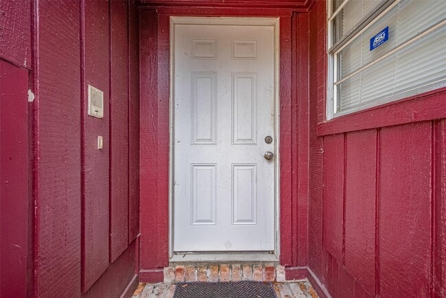 Photo - 10534 Evesborough Dr