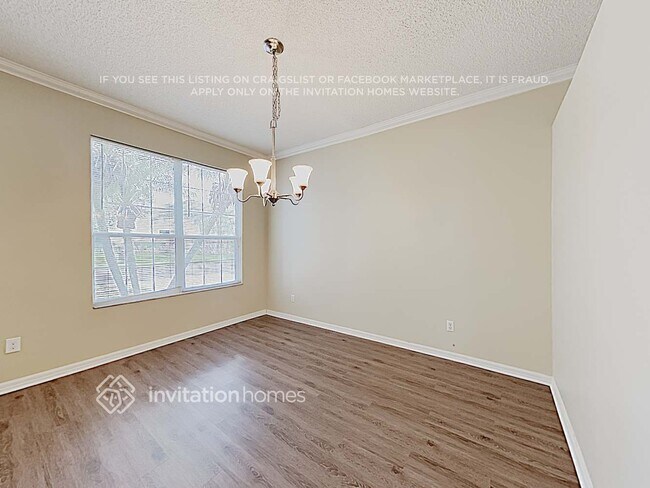 Photo - 208 Farrington Ln