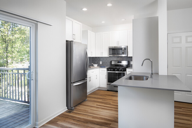 Kitchen - Avalon at Lexington Hills Apartments