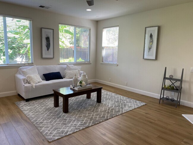 Photo - BEAUTIFUL TWO STORY MERCED HOME FOR RENT!