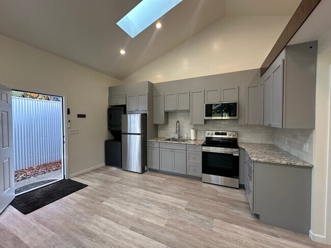 Photo - 1139 Azalea Ave