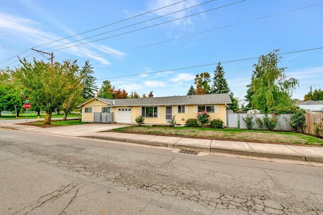 Photo - Savage / Ellis Duplex Unidad 3170 Ellis Ave NE
