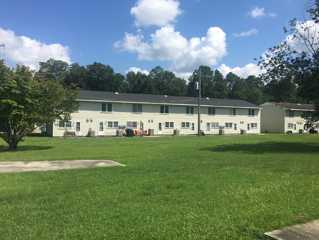 Lakeside Apartments For Rent in Bennettsville, SC | ForRent.com