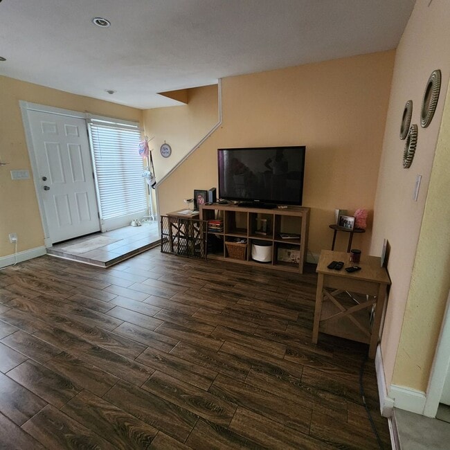 Photo - Coming Soon - 3 Bedroom 2.5 Bath Townhome