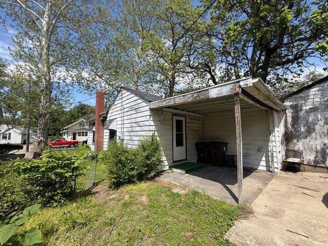 Photo - 1400 S Westmoreland Ave