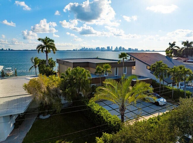 1500 S Treasure Dr