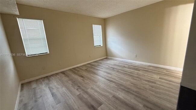 Photo - 8011 Southgate Blvd Unit L1