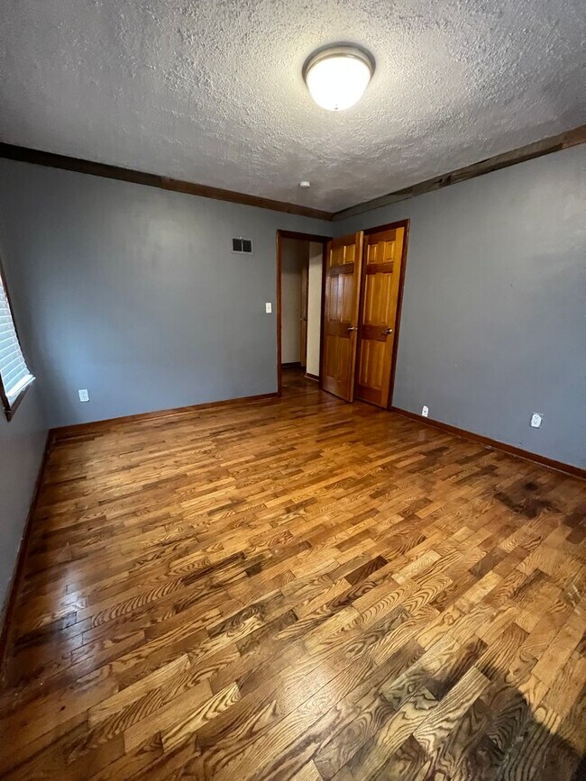 Photo - Large Single Family Home on the South Side