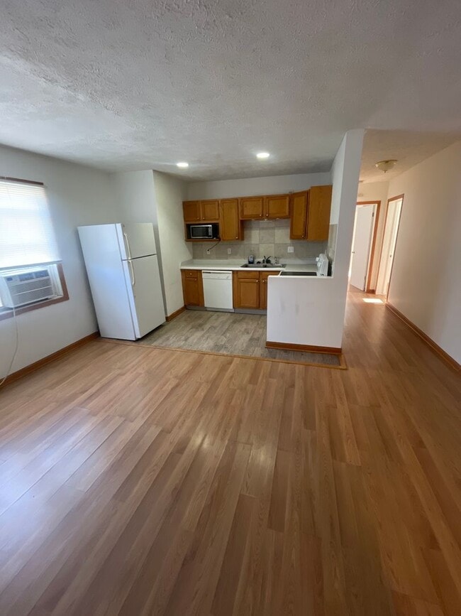 Building Photo - 205 S 37th St Unit 3