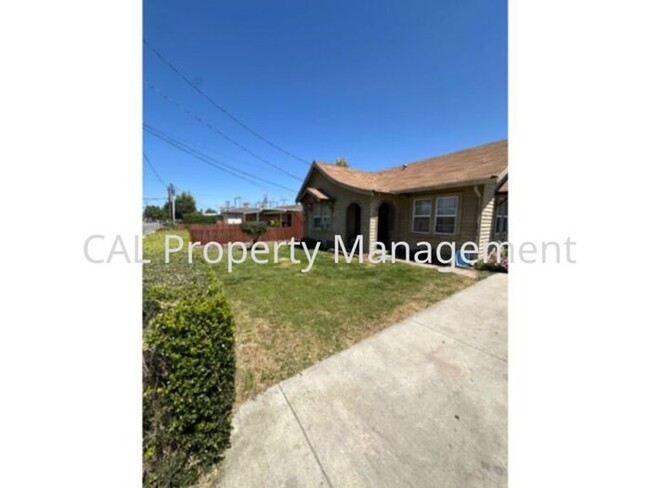 Building Photo - Two bedroom house for rent in King City