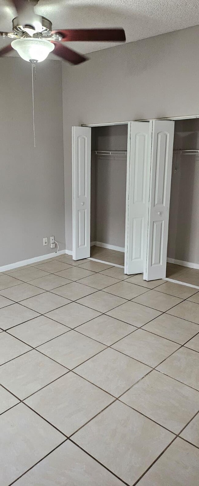 Photo - 1461 Hawthorne Pl