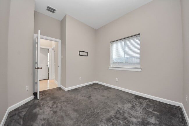 Photo - 8114 Silverspot Ln
